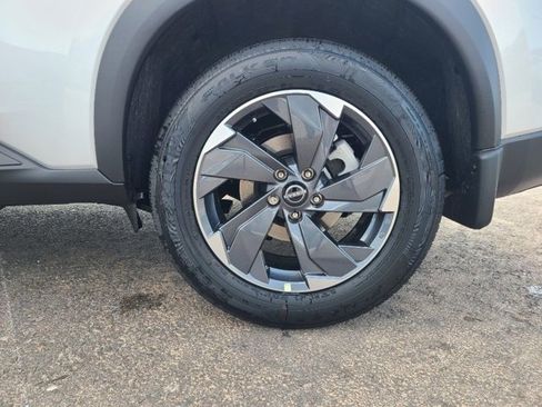 Certified 2024 Nissan Rogue SV image 10