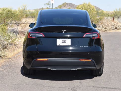 Used 2023 Tesla Model Y Long Range AWD/4WD image 4