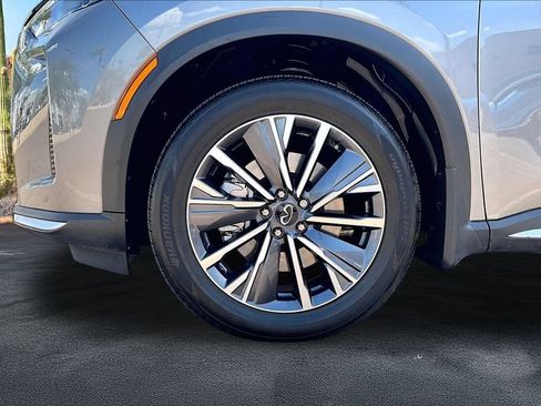 Used 2026 INFINITI QX60 Luxe w/ Cargo Package FWD image 9