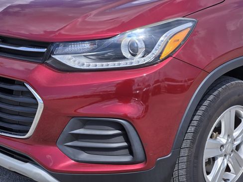 Used 2022 Chevrolet Trax LT w/ Driver Confidence Package AWD/4WD image 9