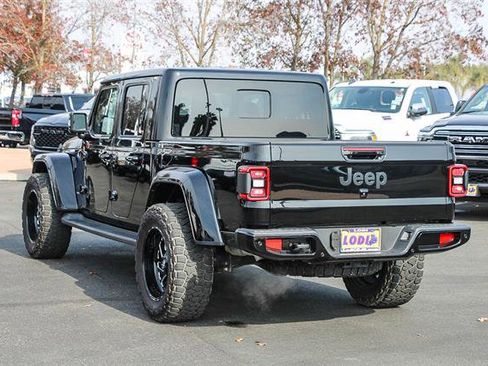 Used 2023 Jeep Gladiator Overland image 4