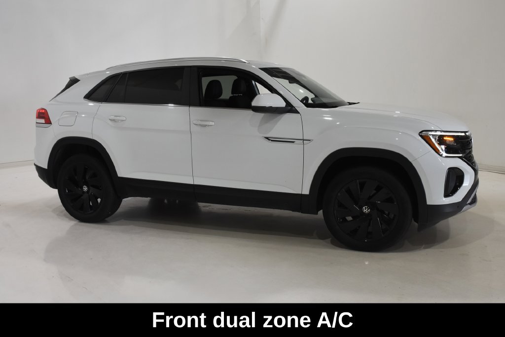 Used 2025 Volkswagen Atlas Cross Sport SE AWD/4WD image 3