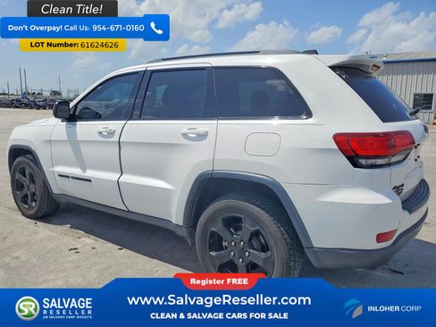 Used 2018 Jeep Grand Cherokee Laredo AWD/4WD image 3