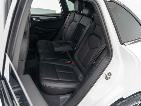 Certified 2026 Porsche Macan AWD/4WD image 26
