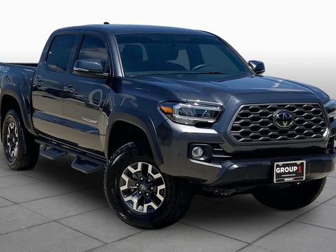 Used 2021 Toyota Tacoma TRD Off-Road AWD/4WD image 3