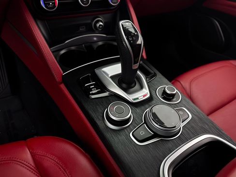 Used 2021 Alfa Romeo Stelvio Sprint w/ Nero Edizione image 13