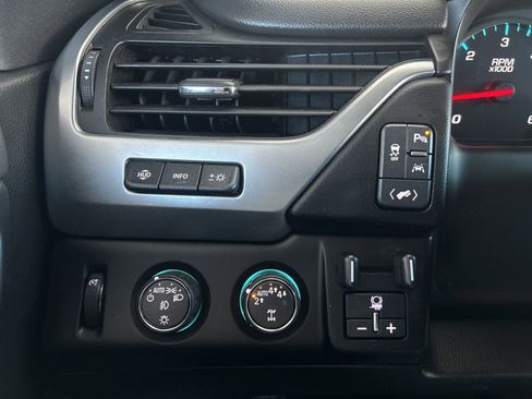 Used 2019 Chevrolet Suburban Premier image 24