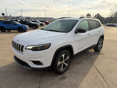 Used 2022 Jeep Cherokee Limited image 2
