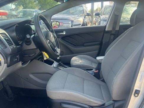 Used 2014 Kia Forte LX w/ Popular Package FWD image 8