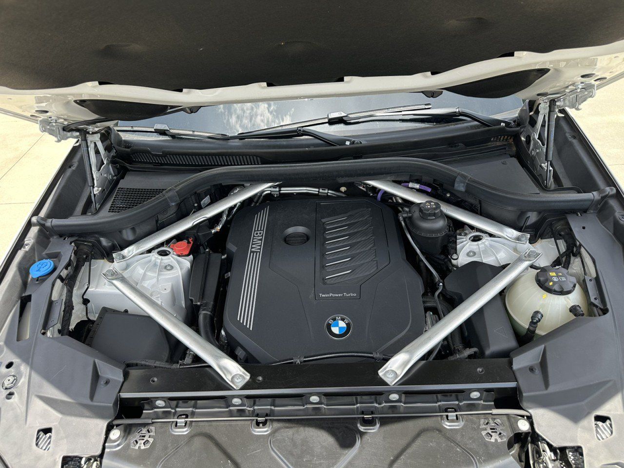 Used 2023 BMW X5 xDrive40i w/ M Sport Package AWD/4WD image 13