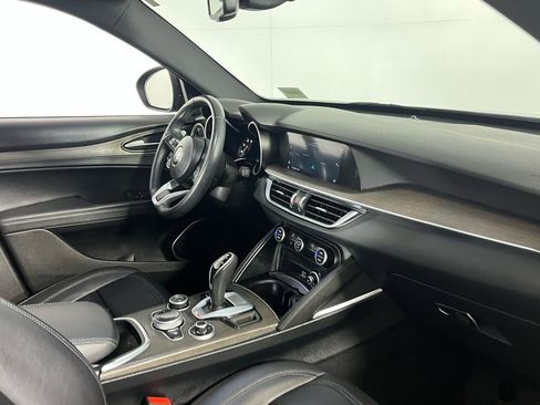 Used 2022 Alfa Romeo Stelvio Ti AWD/4WD image 34
