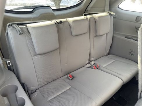 Used 2017 Toyota Highlander LE image 30