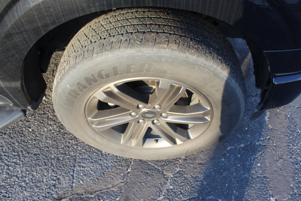 Used 2022 Ford F150 XLT w/ Equipment Group 302A High AWD/4WD image 9