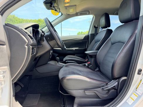 Used 2024 Mitsubishi Outlander Sport SE AWD/4WD image 18