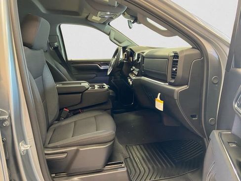 New 2026 GMC Sierra 1500 SLE image 16