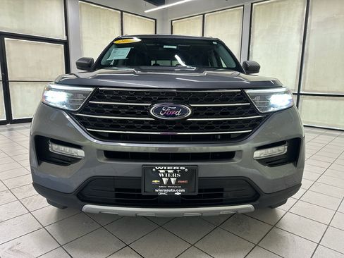 Used 2022 Ford Explorer XLT w/ Equipment Group 202A AWD/4WD image 9