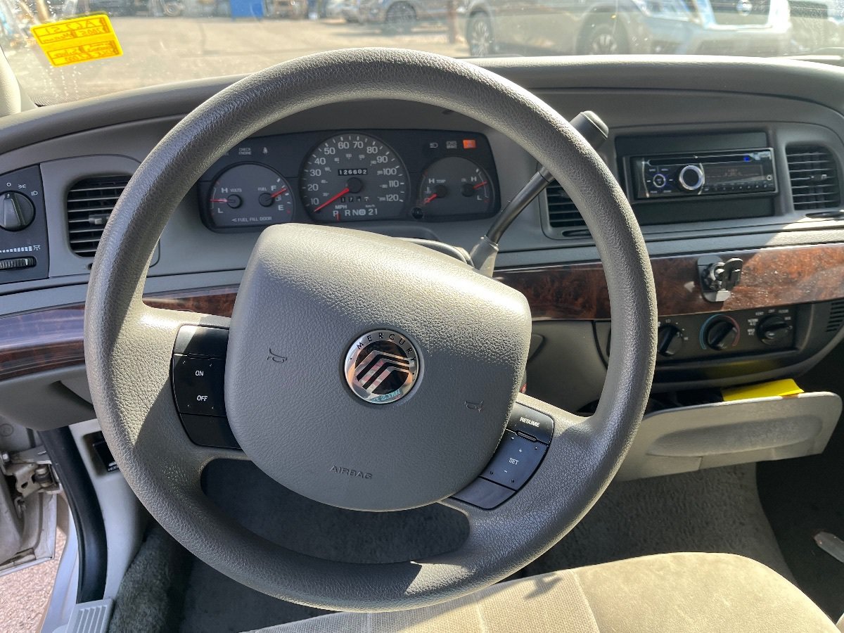 Used 2005 Mercury Grand Marquis GS RWD image 10