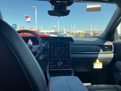 New 2026 GMC Terrain AT4 w/ Convenience Package III image 31