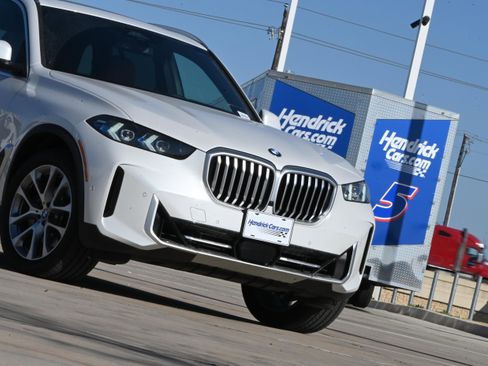 Certified 2025 BMW X5 xDrive40i w/ Premium Package image 5