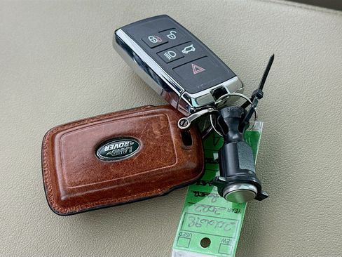 Used 2022 Land Rover Range Rover Sport SE AWD/4WD image 25