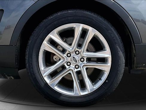 Used 2017 Ford Explorer XLT w/ Equipment Group 202A AWD/4WD image 37