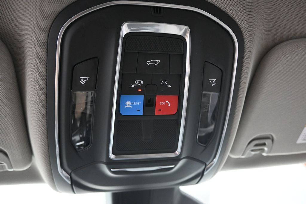 Used 2022 Jeep Wagoneer Series I AWD/4WD image 36