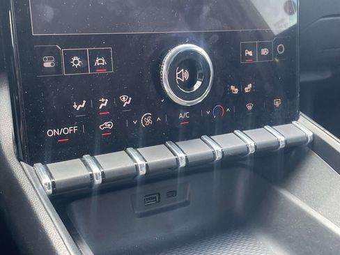 Used 2025 GMC Terrain Elevation AWD/4WD image 17