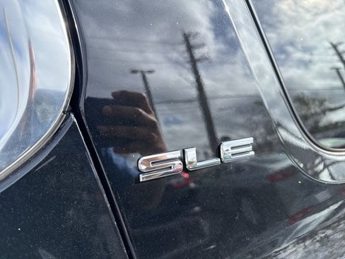 Used 2018 GMC Acadia SLE image 14