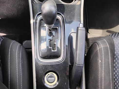 Used 2017 Mitsubishi Outlander ES AWD/4WD image 21