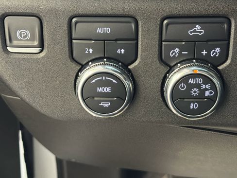 Used 2023 GMC Sierra 1500 Elevation image 38