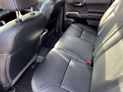 Used 2020 Toyota Tacoma Limited image 19
