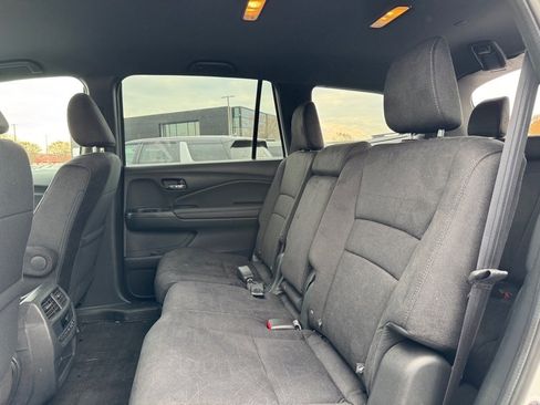 Used 2022 Honda Pilot Sport image 11