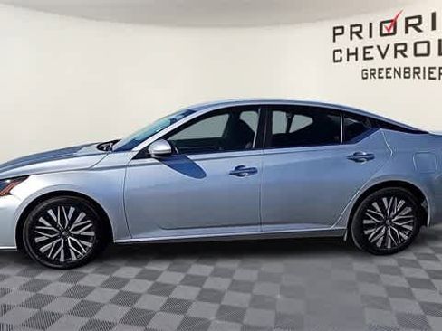 Used 2023 Nissan Altima 2.5 SV image 5