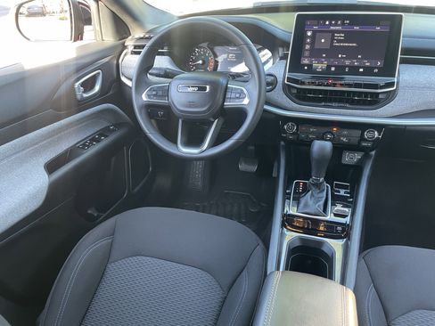 Used 2024 Jeep Compass Sport image 13