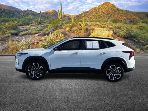 Used 2024 Chevrolet Trax RS w/ Driver Confidence Package image 8