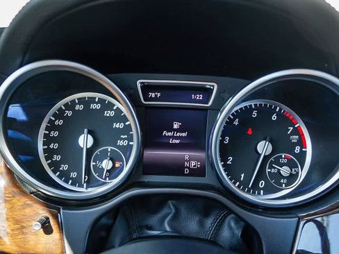 Used 2014 Mercedes-Benz GL 450 4MATIC image 26