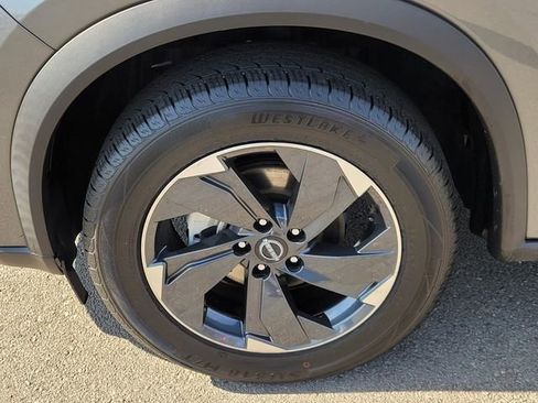 Used 2024 Nissan Rogue SV image 20