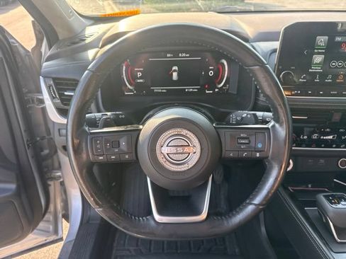 Used 2022 Nissan Rogue Platinum w/ Head-Up Display Package AWD/4WD image 16