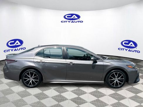 Used 2023 Toyota Camry SE FWD image 2