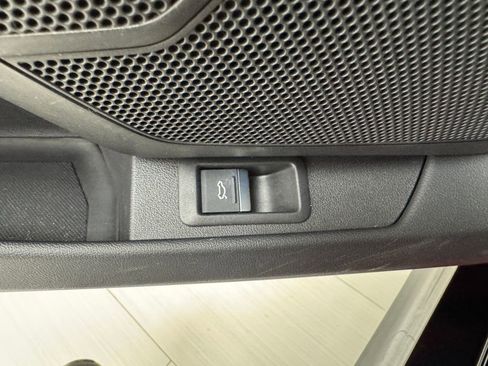 Used 2022 Audi e-tron GT Premium Plus w/ Performance Package image 29