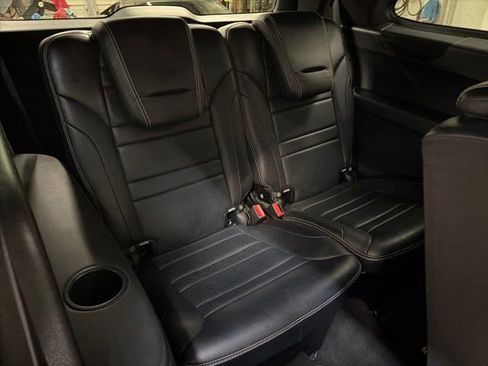 Used 2015 Mercedes-Benz GL 63 AMG 4MATIC image 35