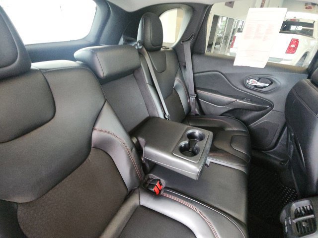 Used 2021 Jeep Cherokee Trailhawk w/ Sun, Sound & Nav Group AWD/4WD image 39