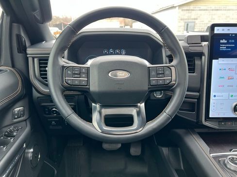 Used 2024 Ford Expedition Platinum image 36