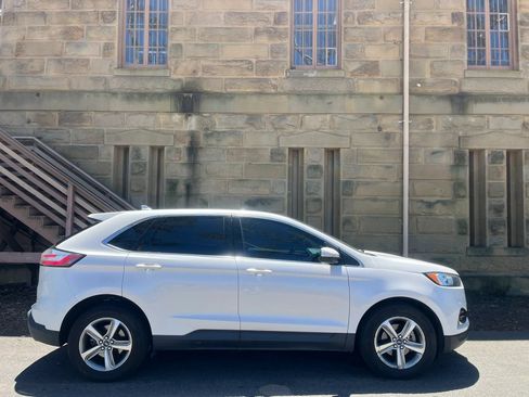 Used 2019 Ford Edge SEL w/ Equipment Group 201A FWD image 6