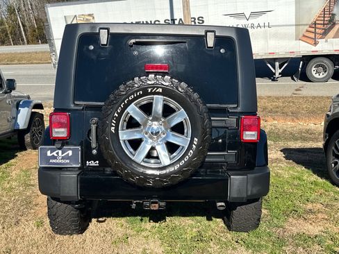 Used 2016 Jeep Wrangler Unlimited Sahara w/ Max Tow Package image 4