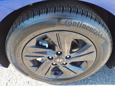 Used 2023 Hyundai Elantra SEL image 10