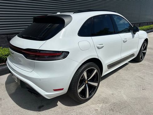Certified 2023 Porsche Macan Turbo image 9