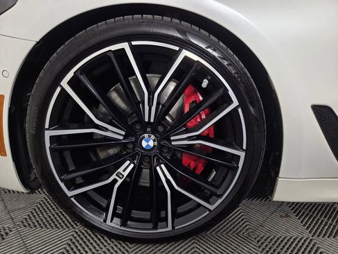 Used 2022 BMW M550i xDrive w/ Executive Package AWD/4WD image 8