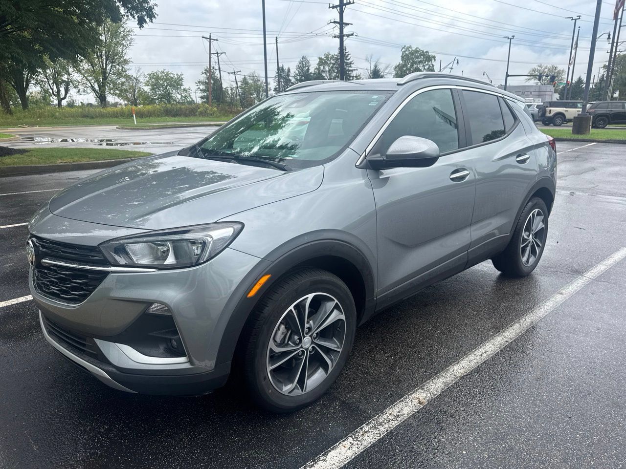 Used 2023 Buick Encore GX Select w/ Safety Package II FWD image 3