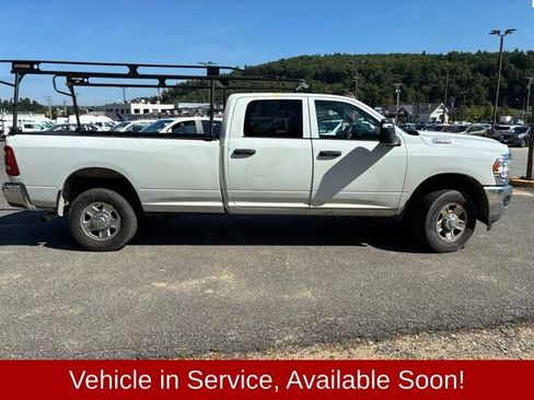 Used 2024 RAM 2500 Tradesman w/ Chrome Appearance Group AWD/4WD image 6